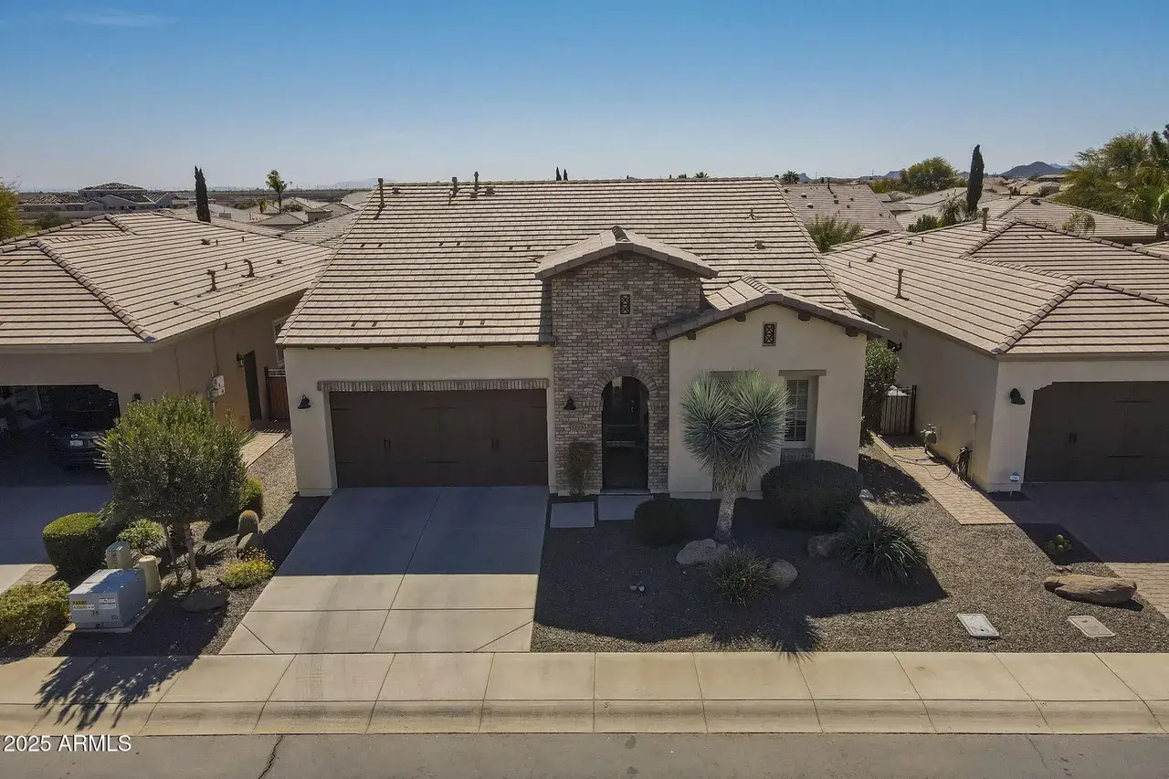Beautiful Fully Furnished Encanterra House